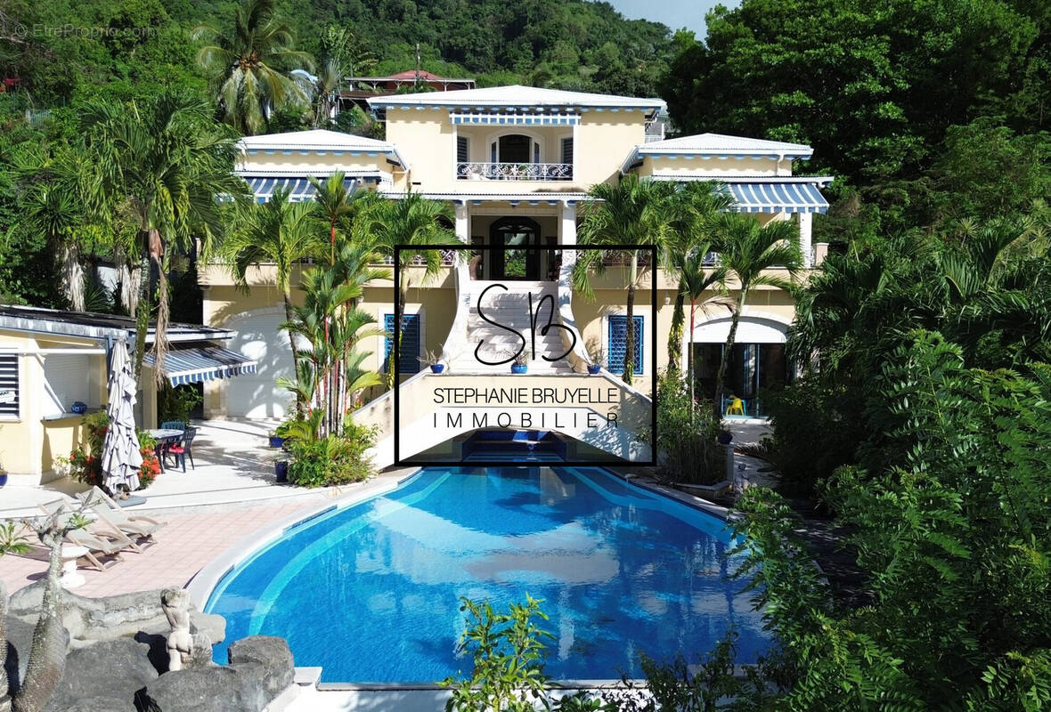 Maison à LES TROIS-ILETS