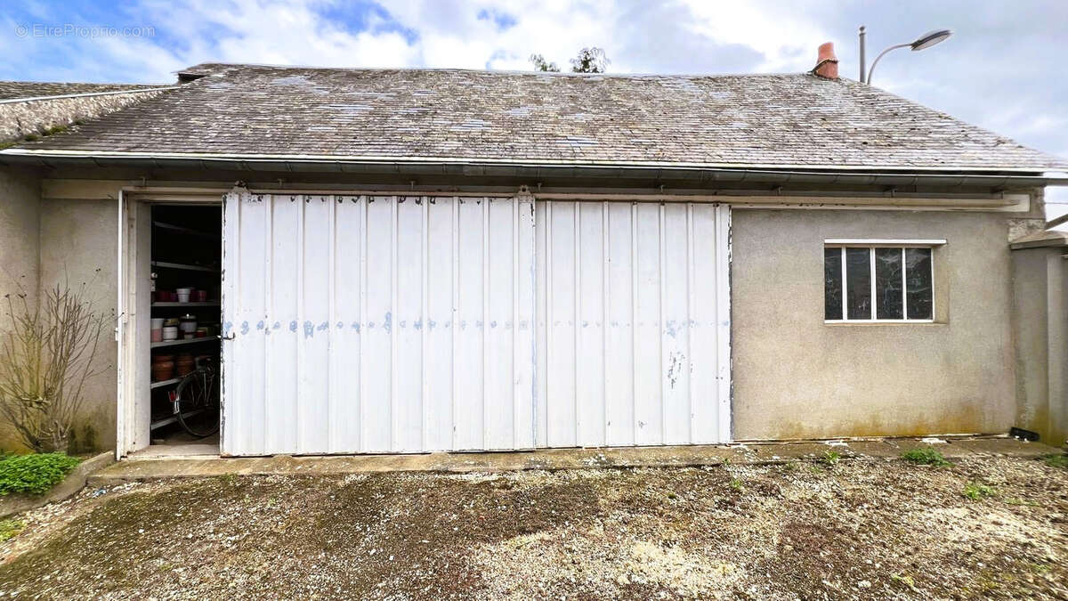 Maison à YMONVILLE
