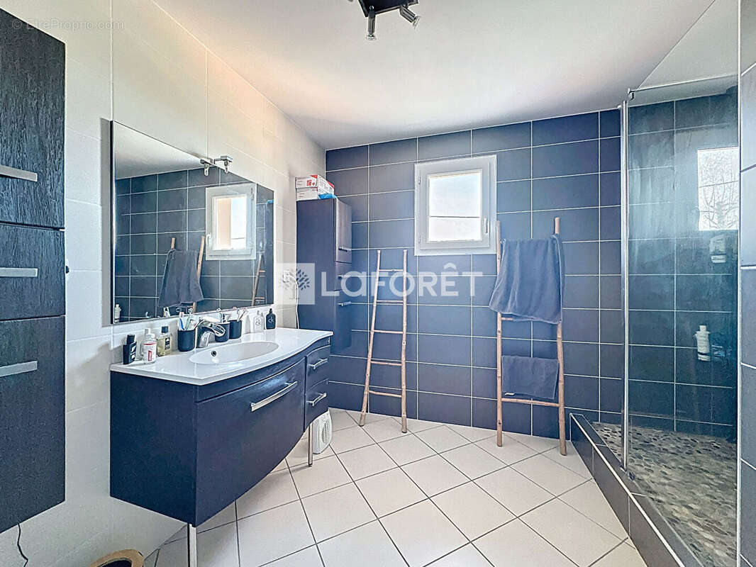 Maison à SAINT-ETIENNE-SUR-CHALARONNE