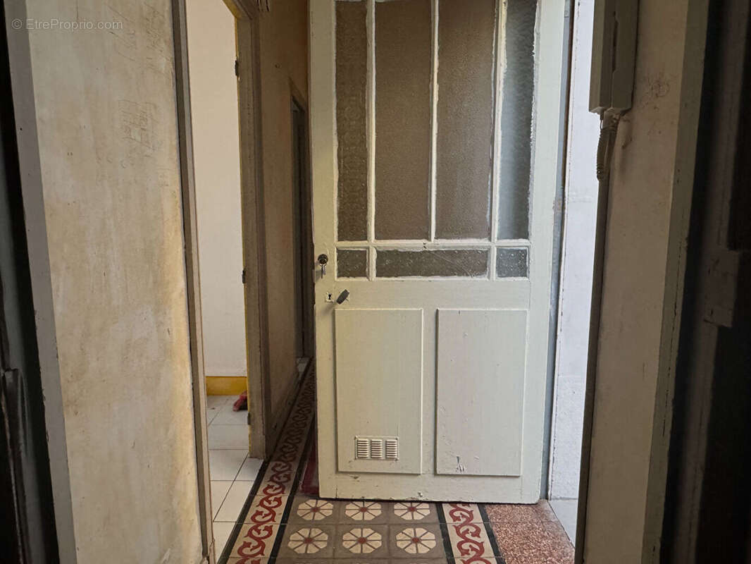 Ref : amesolaire - place carnot - appartement t3 bis - 2/3 chambres - cave - photo 12