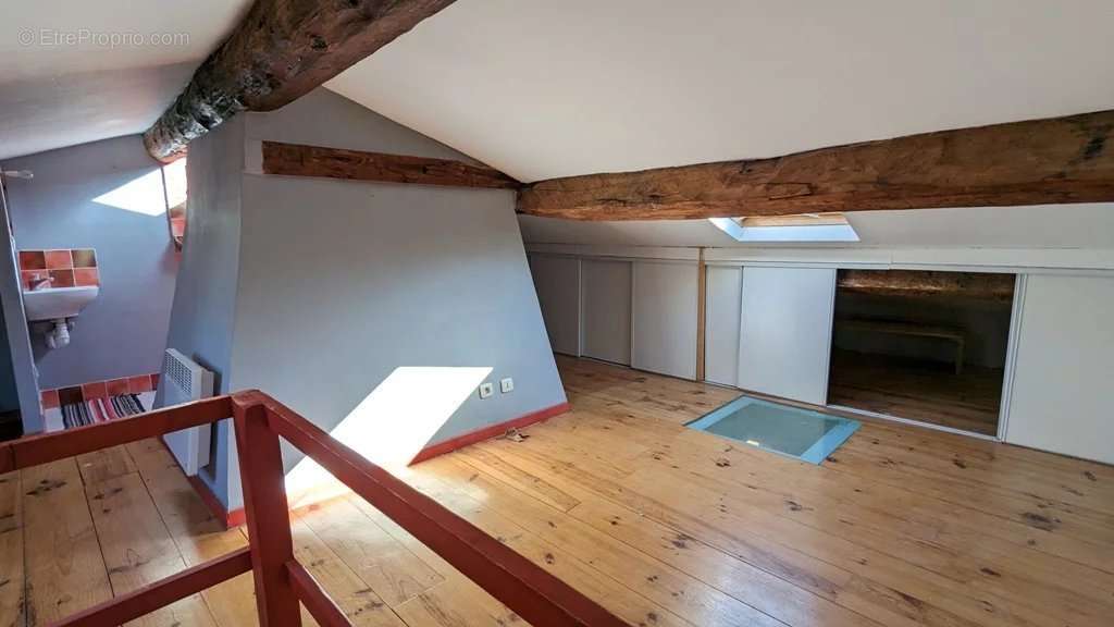 Appartement à SALERNES