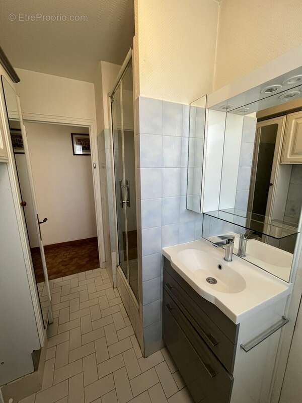 Appartement à LES CLAYES-SOUS-BOIS