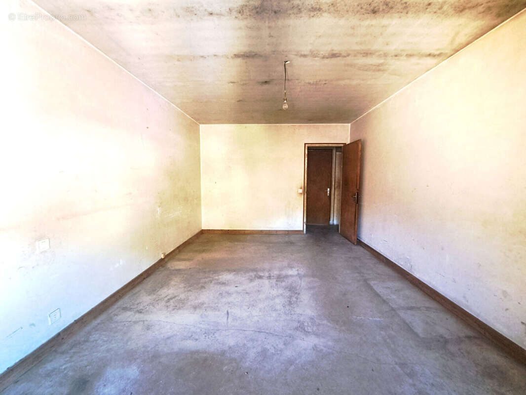 Maison à BAUME-LES-MESSIEURS