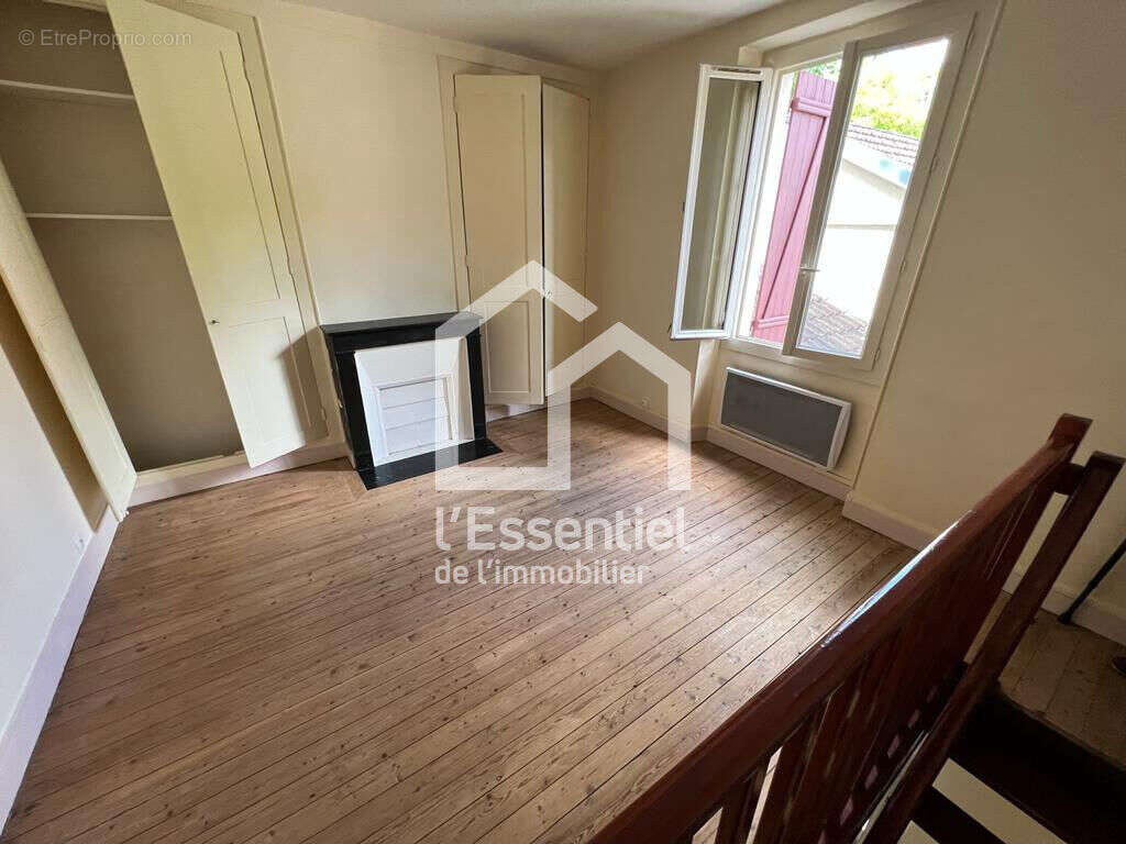 Maison à VAUX-SUR-SEINE