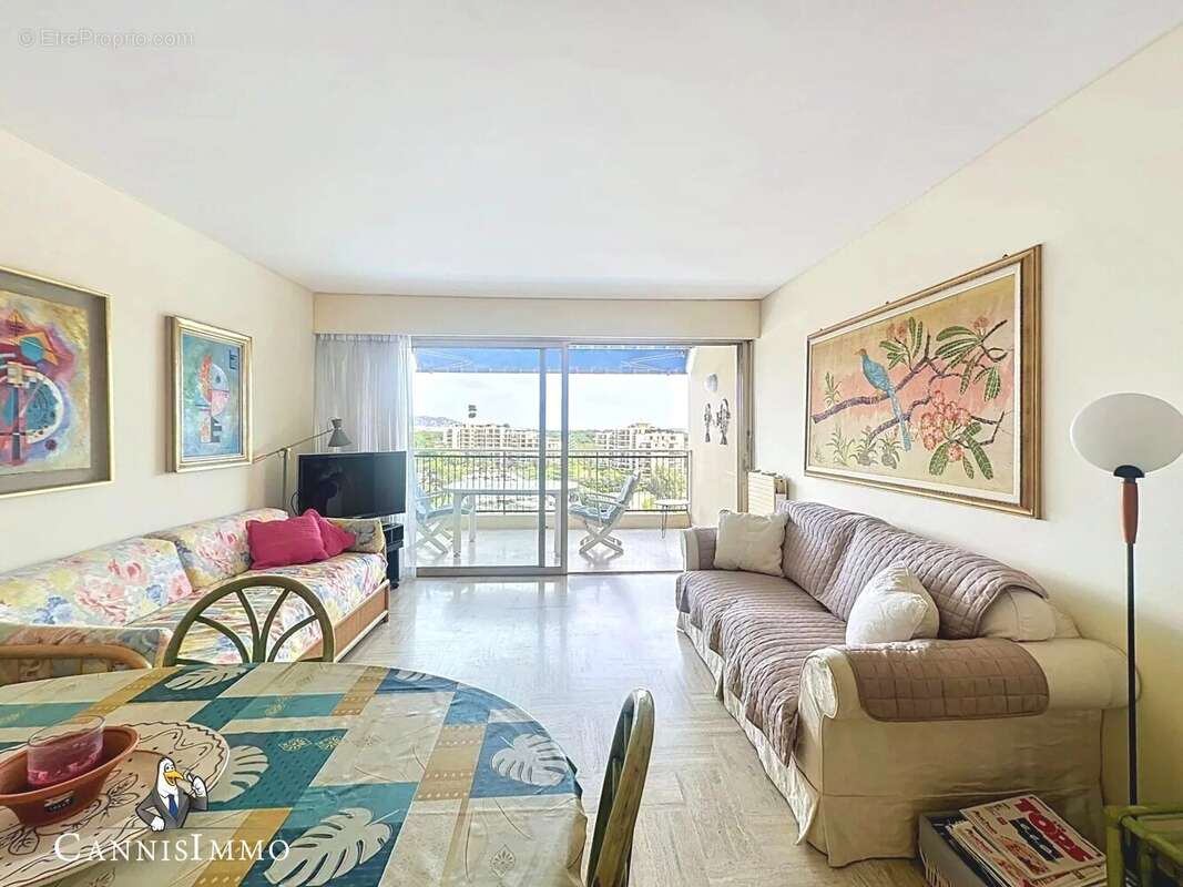 Appartement à MANDELIEU-LA-NAPOULE