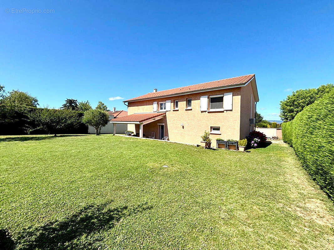 Maison à NEUVILLE-SUR-SAONE