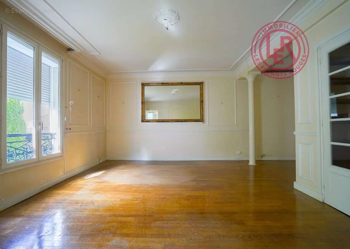 Appartement à PARIS-10E