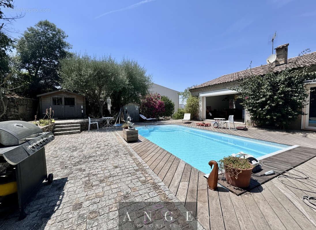 LA GARDE   Villa avec piscine dans secteur résidentiel au calme et sans vis-à-vis - photo 2