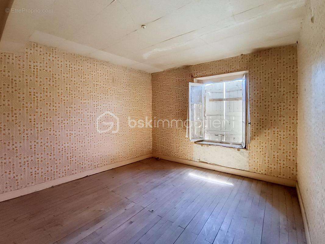 Maison a renover en deux parties avec terrain - photo 21