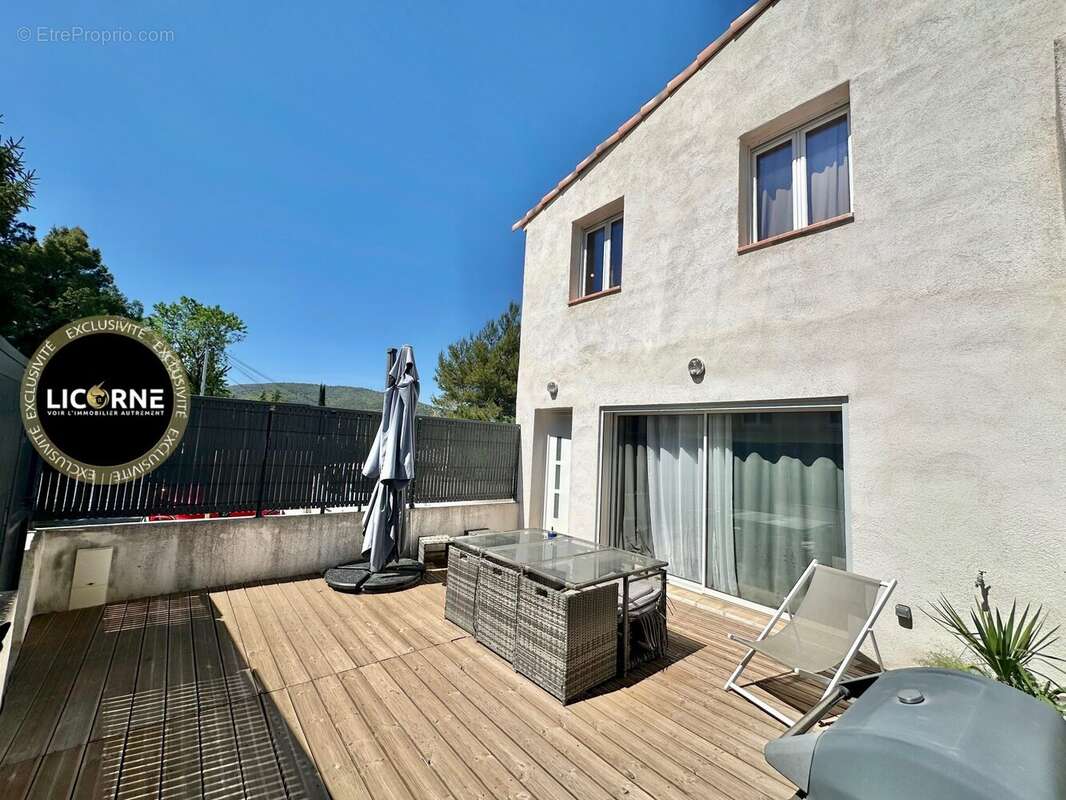 Appartement à LE PUY-SAINTE-REPARADE