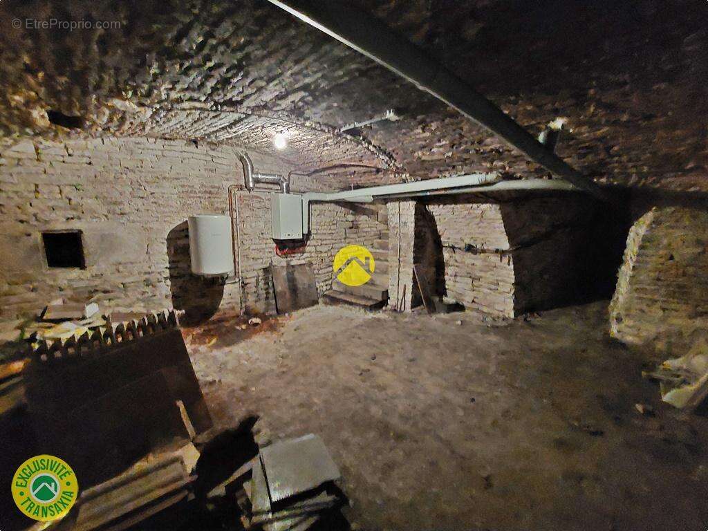 Maison à ANCY-LE-FRANC