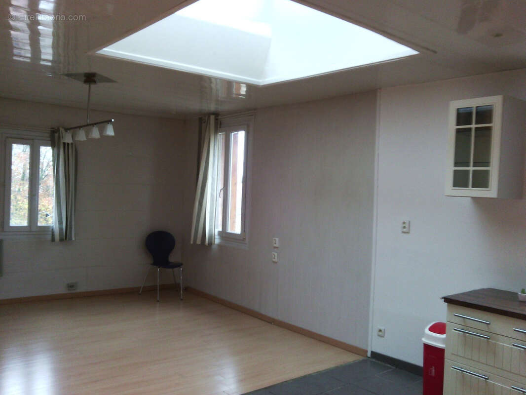 Appartement à POUSSAN