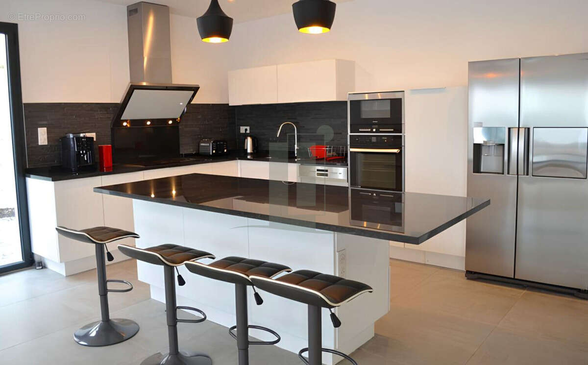 Villa contemporaine de180 m² avec piscine, quartier calme - photo 8