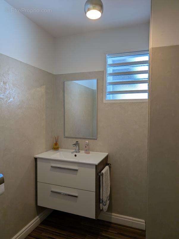 Maison à PETIT-BOURG