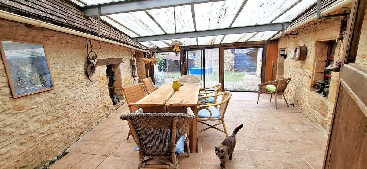 LA CHAPELLE AUBAREIL (24), Maison de 8 pièces, 200 m2 habitable - photo 11