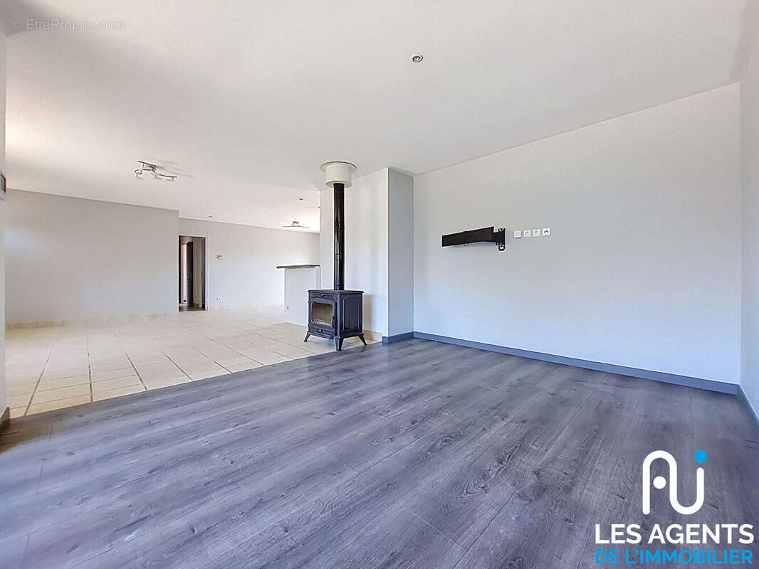 Maison  6 pièce(s) - photo 3