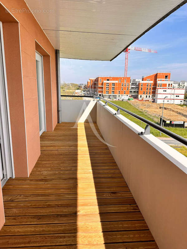 Appartement à AVRILLE