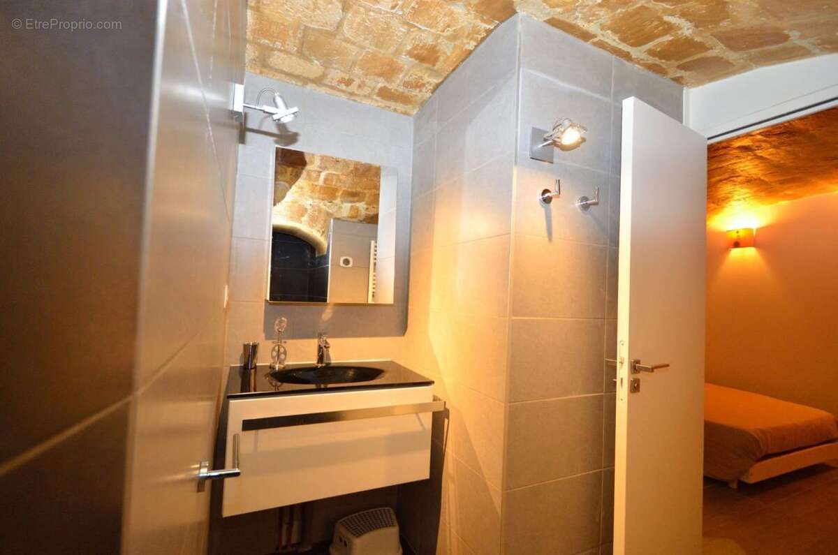 Appartement à PARIS-8E
