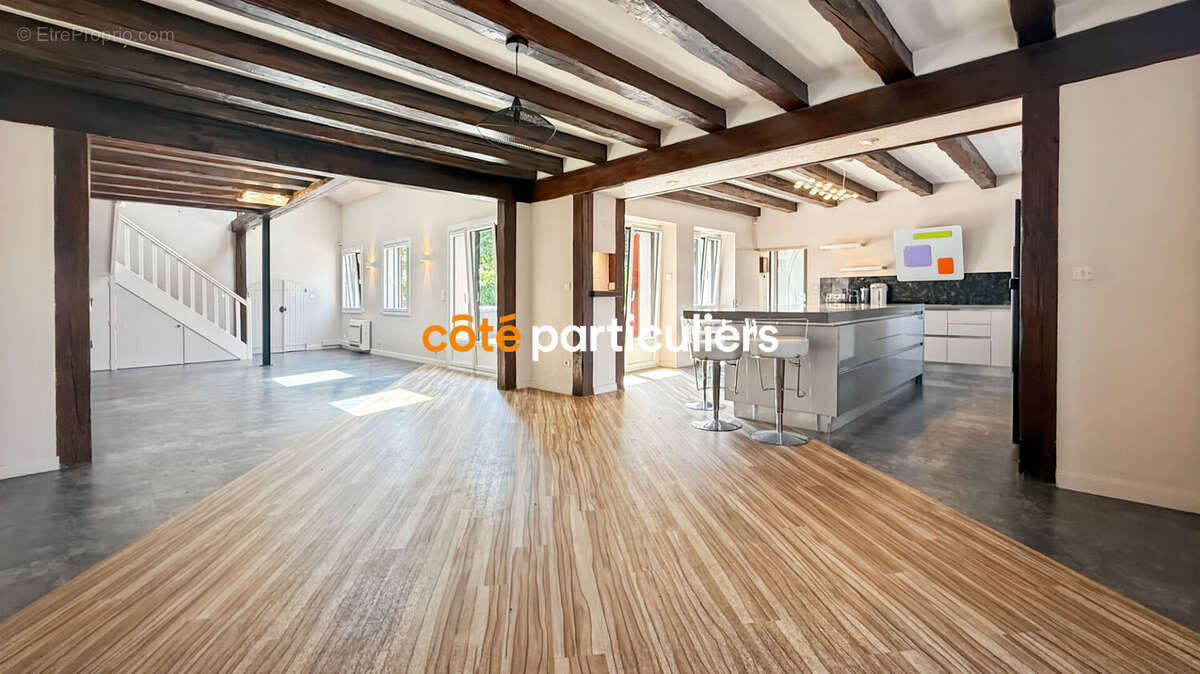 Maison à EVRY-GREGY-SUR-YERRE