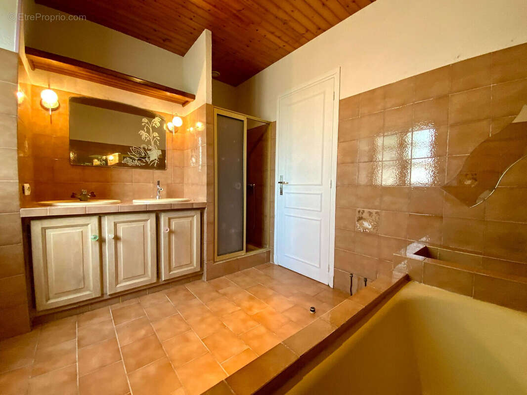 Maison à JARNAC-CHAMPAGNE