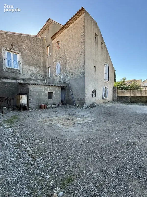 Maison de village avec extérieur, dépendances et grande remise - photo 7