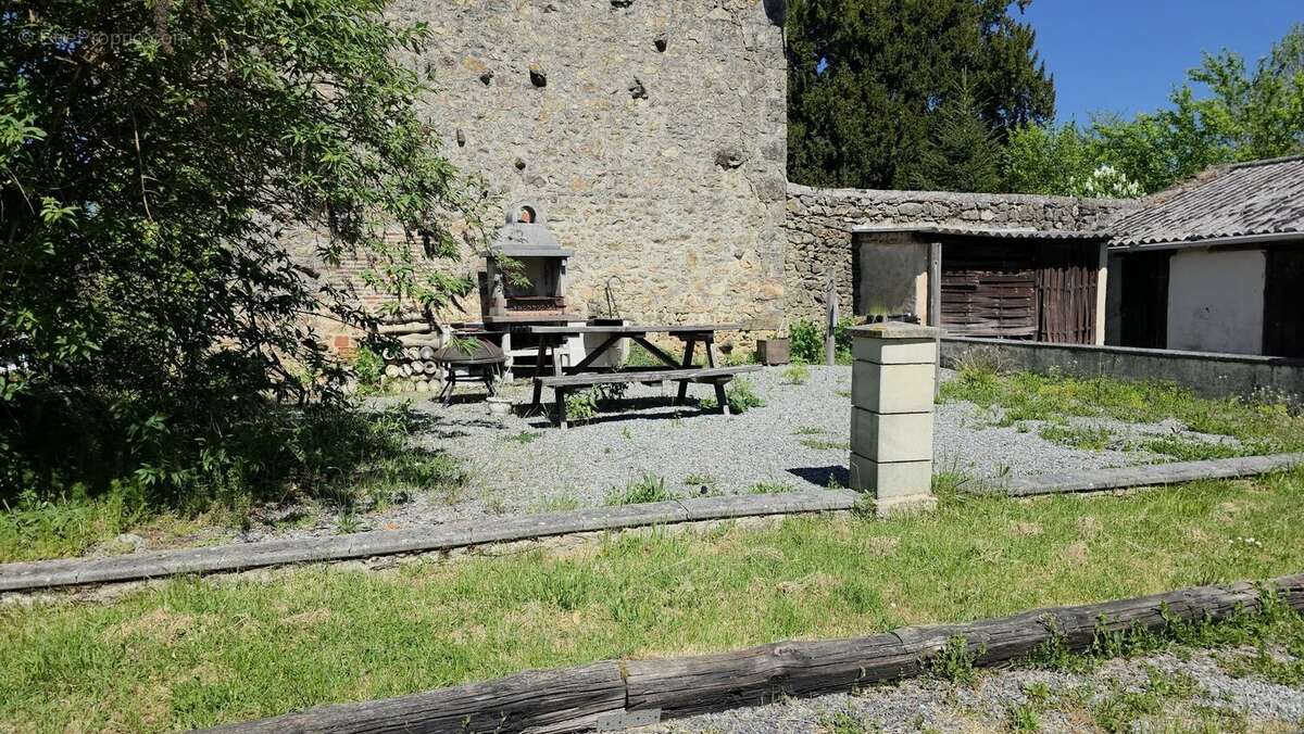 Maison à MAGNAC-LAVAL