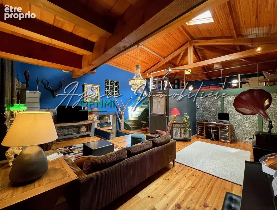 Valfleury, authentique maison de famille, charme et contemporain, une réalisation décorateur. - photo 9