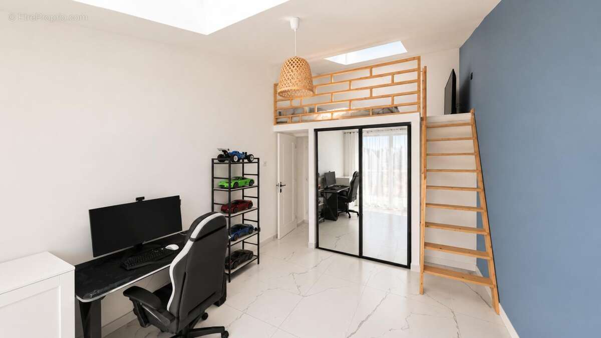 Maison 120 m² à Saint-Maur-Des-Fosses  - photo 11