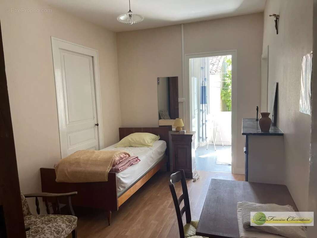 Appartement à Aigre  - photo 37