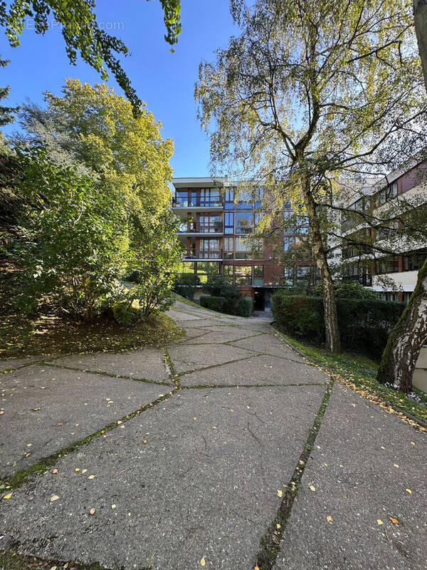 Appartement à JOUY-EN-JOSAS