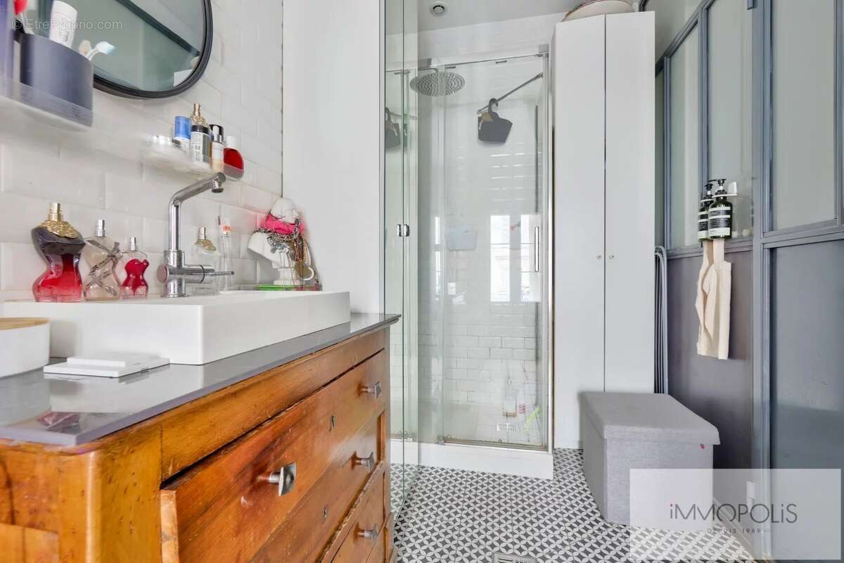 Appartement à PARIS-18E