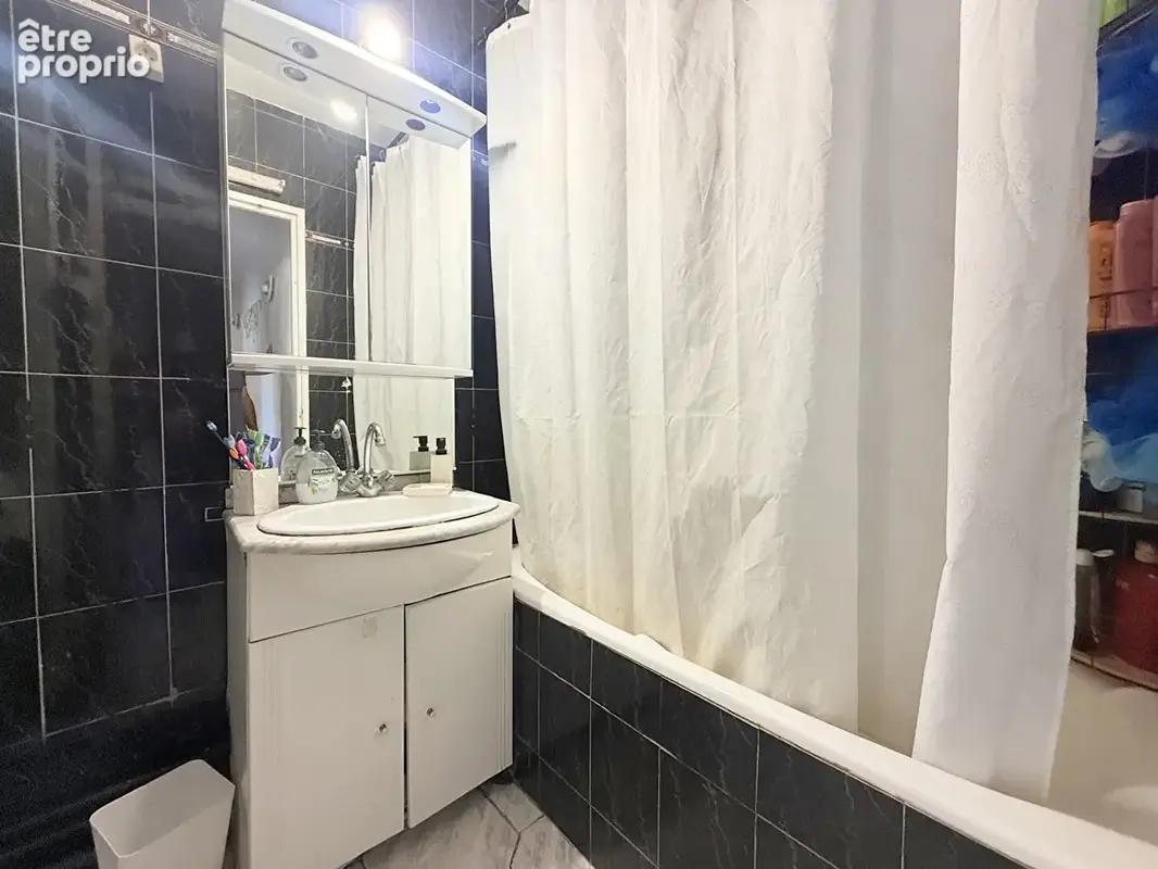 Appartement Sarcelles 4 pièce(s) 76.11 m2 - photo 3