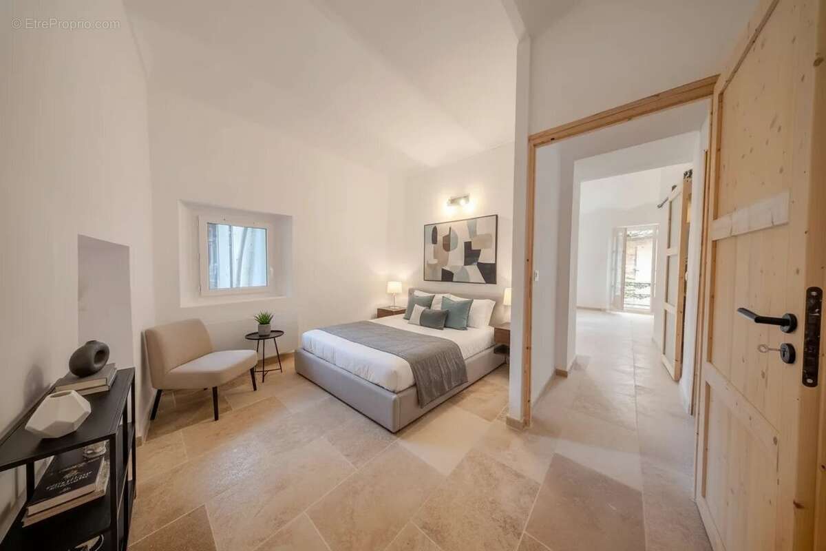 Appartement à LA COLLE-SUR-LOUP