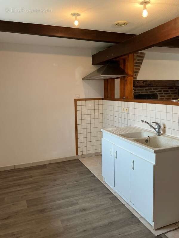 Maison à LE MAYET-DE-MONTAGNE