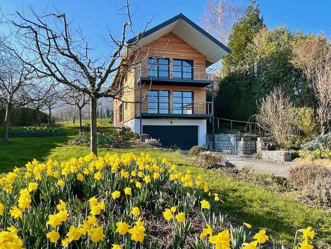 Maison à DIVONNE-LES-BAINS
