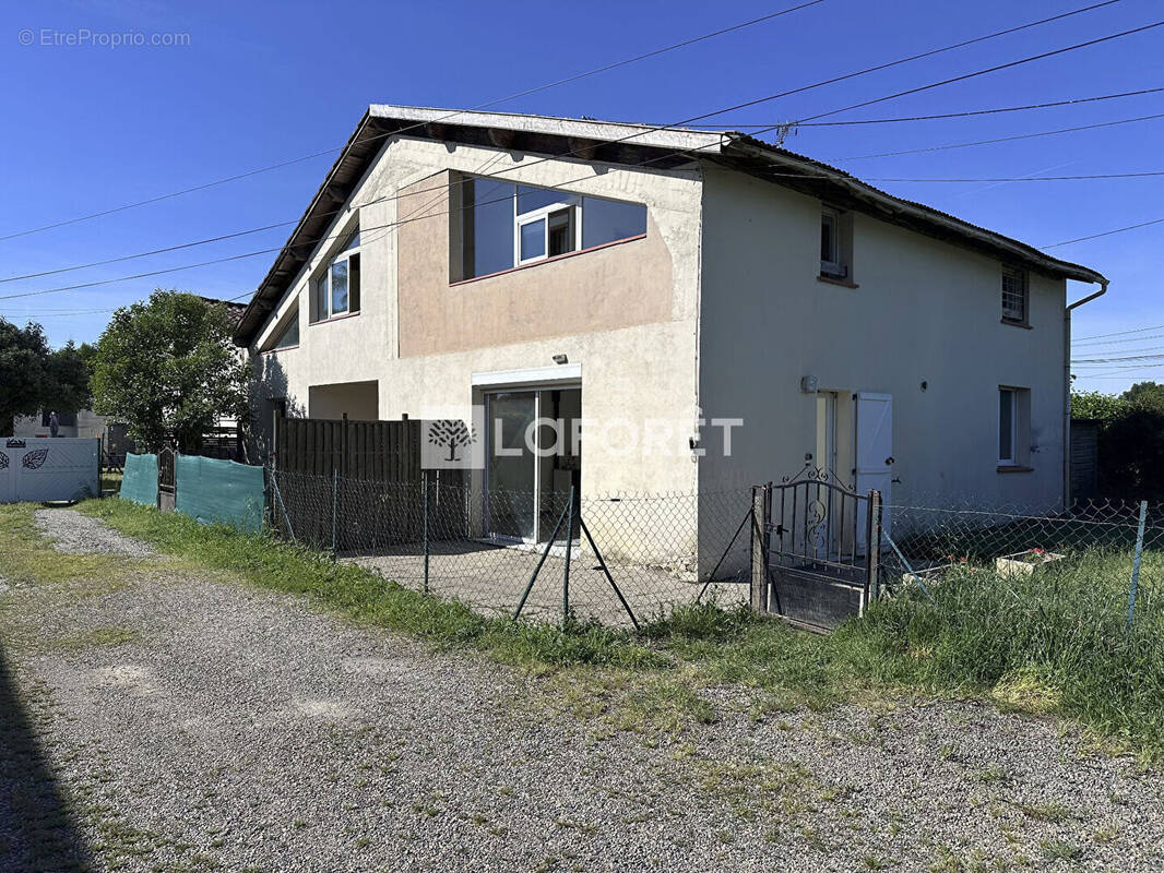 Maison à MONTECH