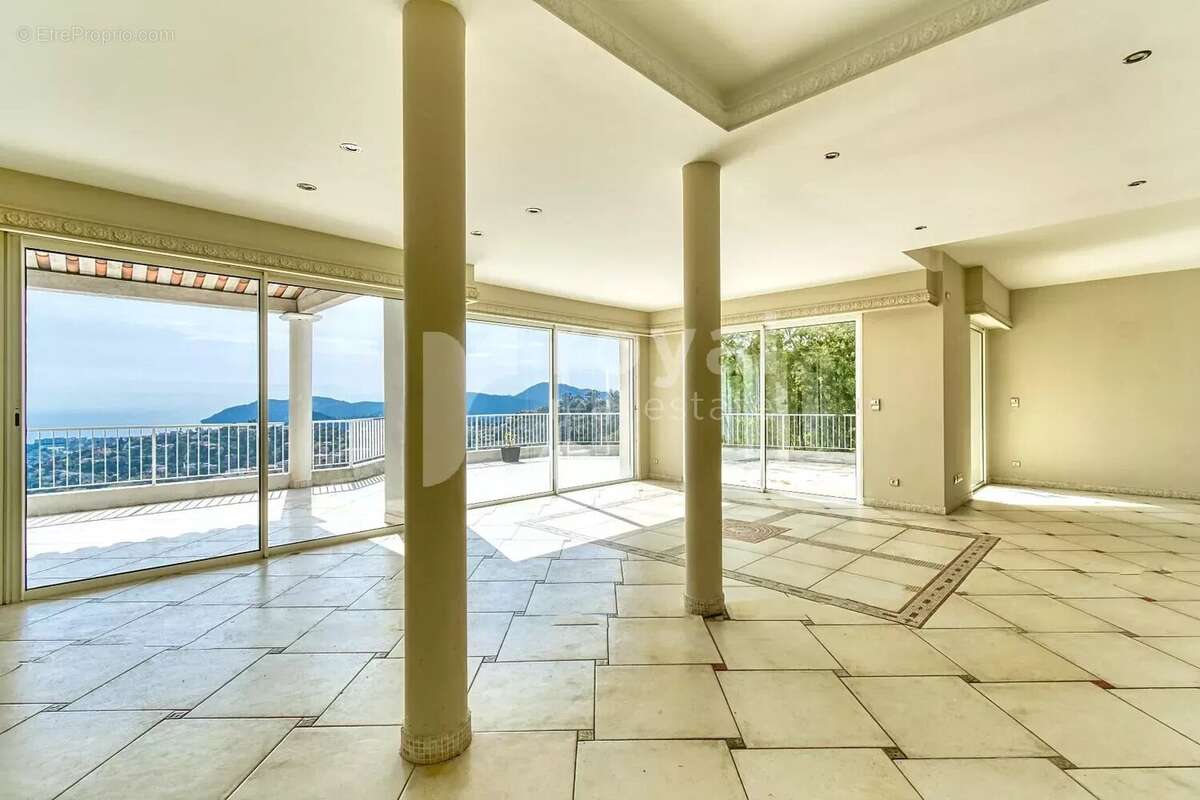 Maison à MANDELIEU-LA-NAPOULE