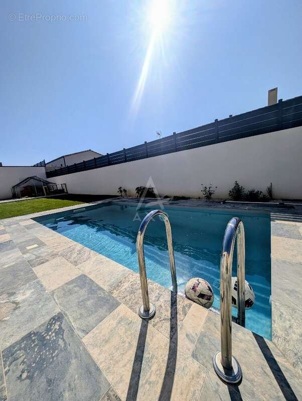 Maison 111 m² à Saint-Andre-De-Roquelongue  - photo 3