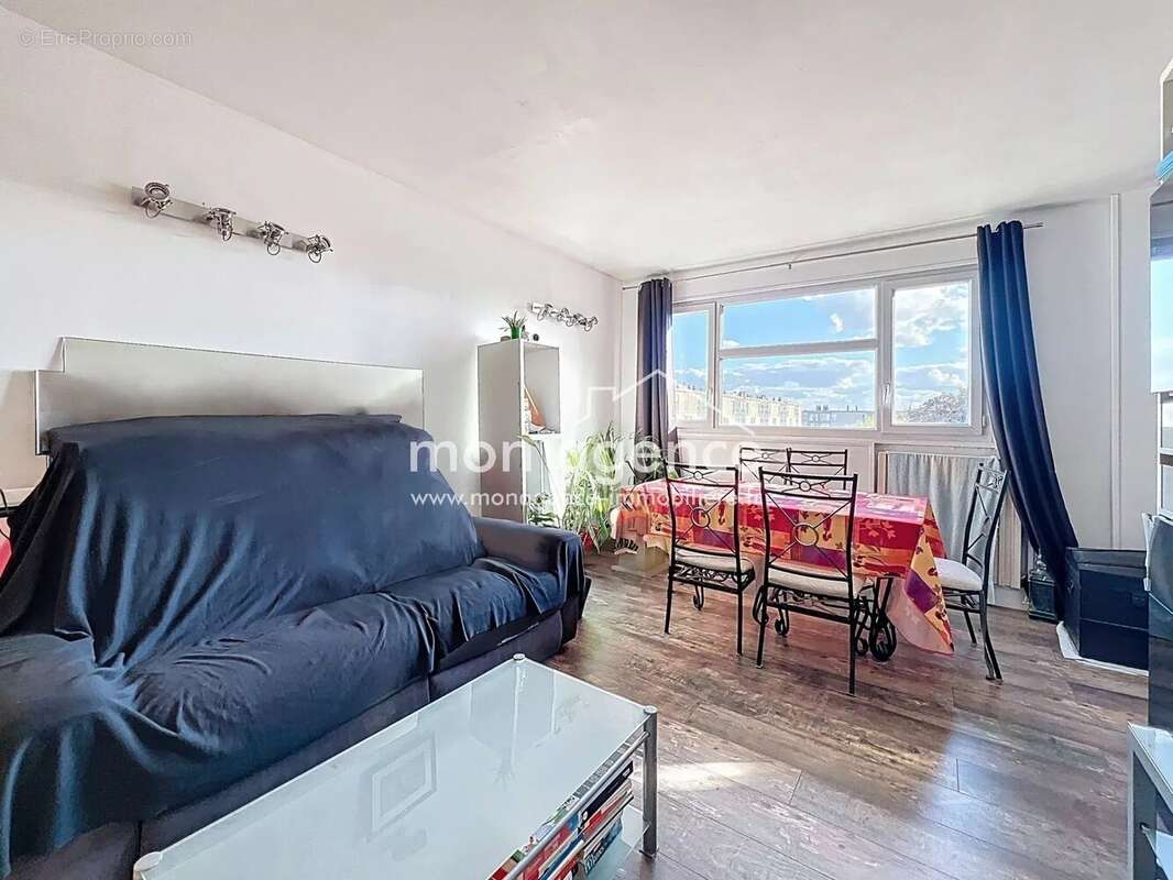 Appartement à MONT-SAINT-AIGNAN