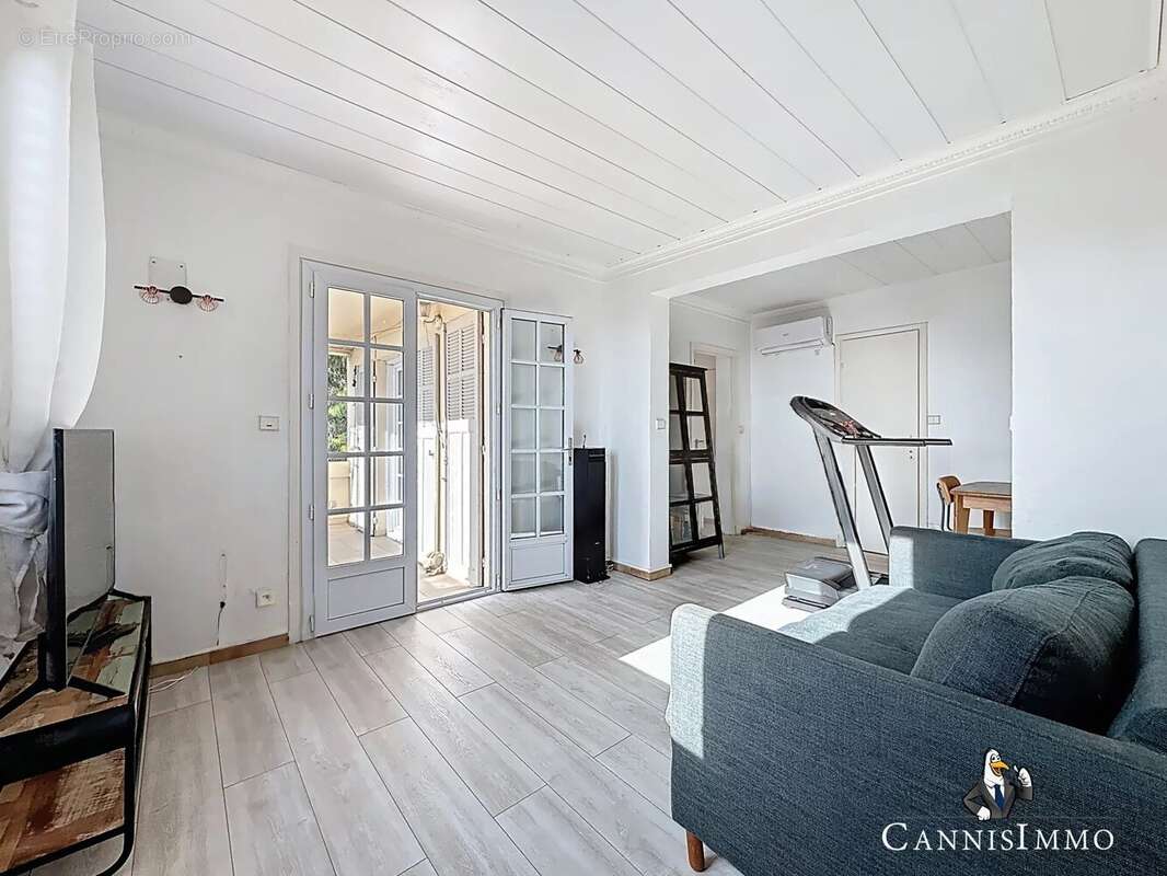 Appartement à MANDELIEU-LA-NAPOULE