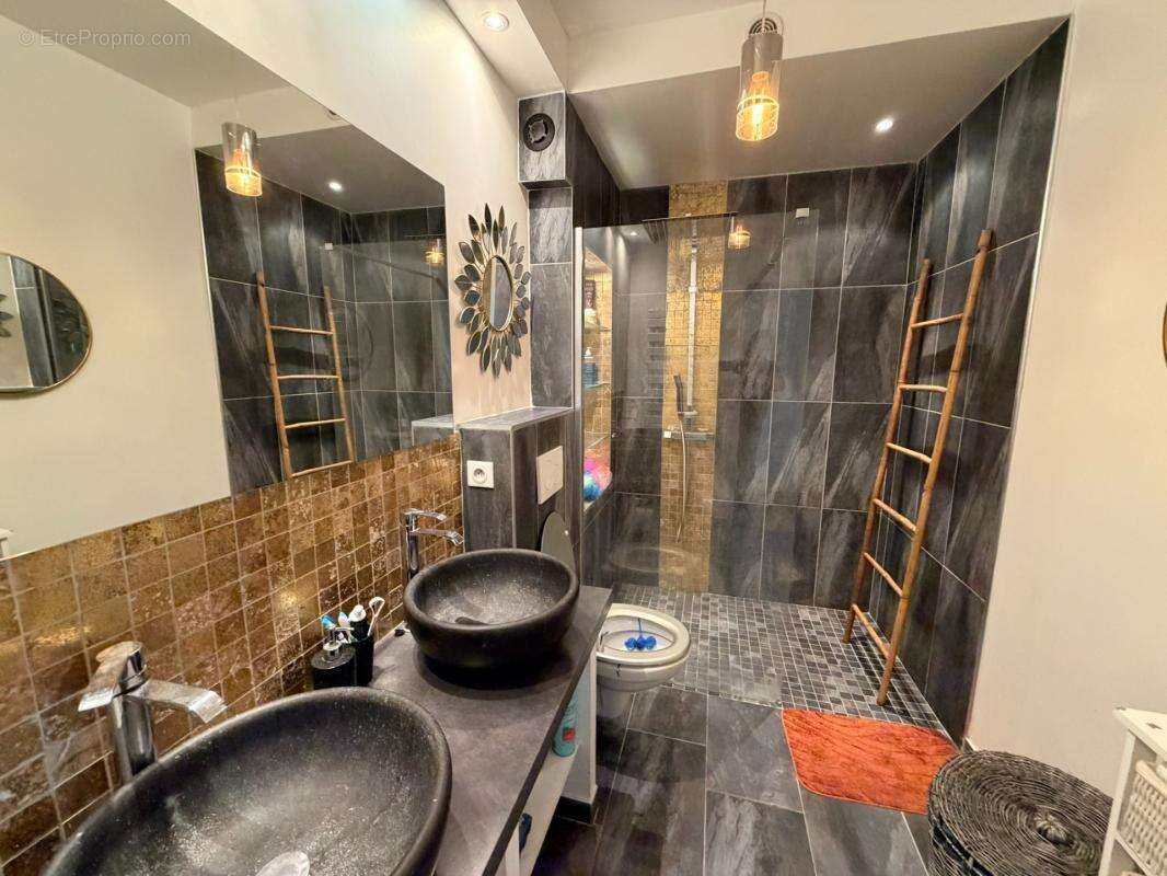 Appartement à MARSEILLE-9E
