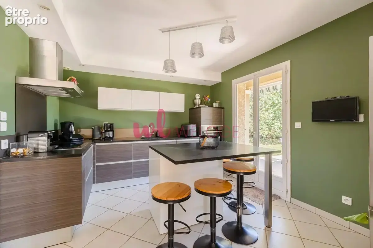 Villa familiale 6 pièces avec piscine- Secteur résidentiel -Pusignan - photo 6
