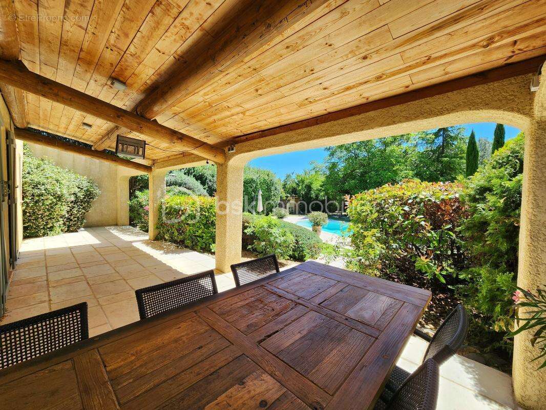 Villa 4 chambres avec piscine sur 2200m² env de terrain - photo 3