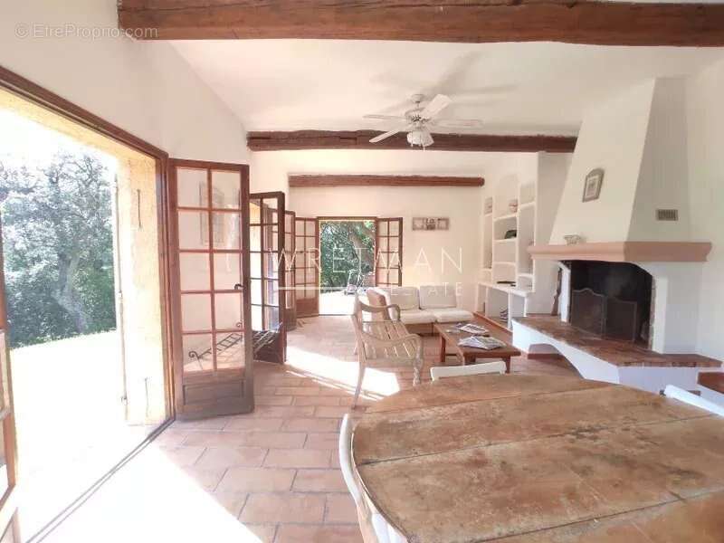 Maison à LA GARDE-FREINET