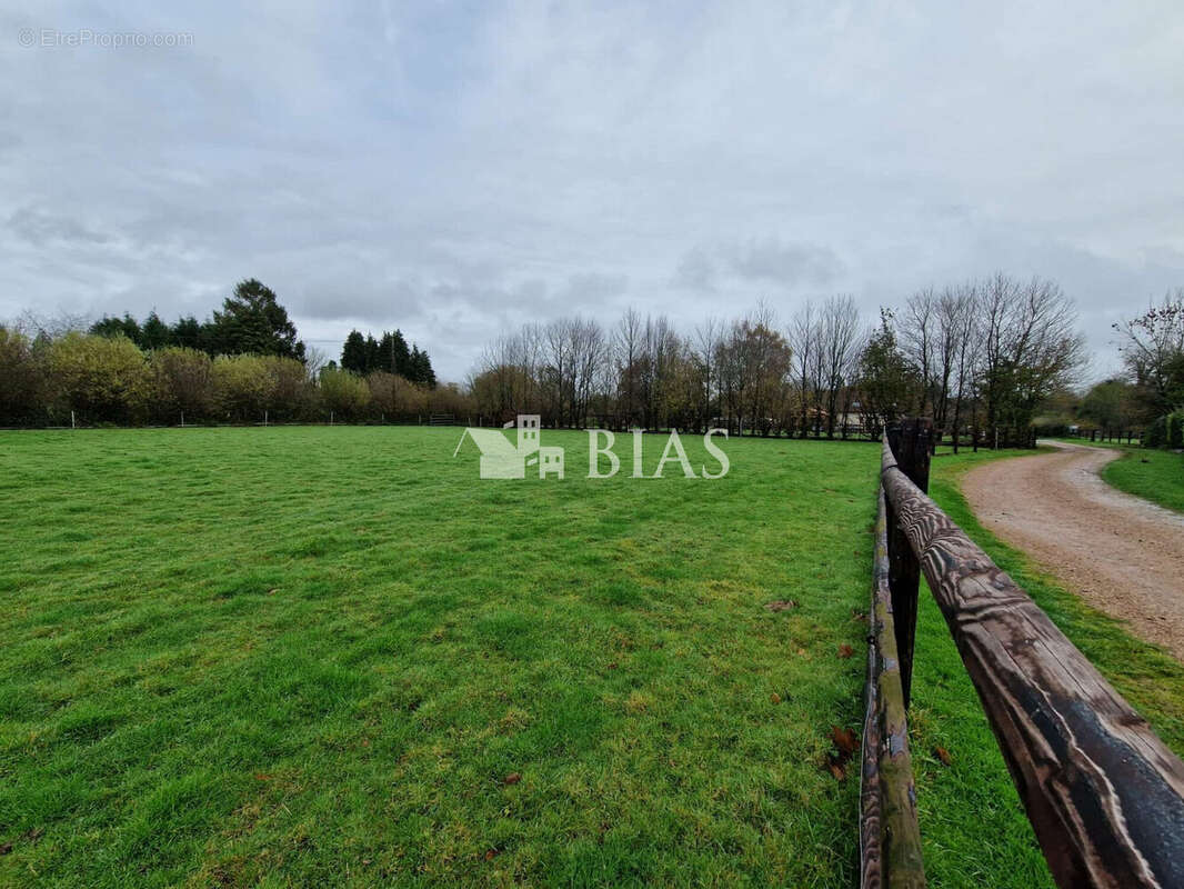 Terrain à HONFLEUR