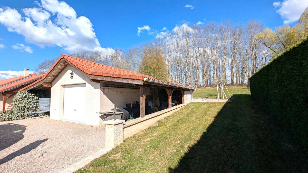 Maison à SAINTE-CROIX