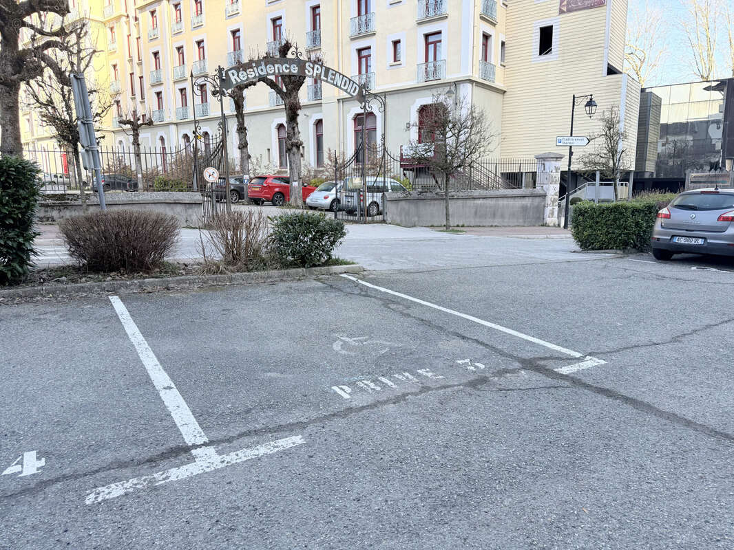 Parking à ALLEVARD