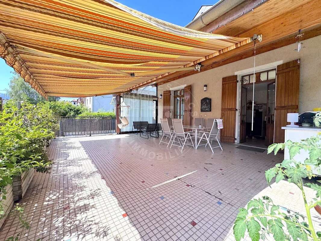Annecy centre – rare à la vente, maison de ville avec jardin - photo 7