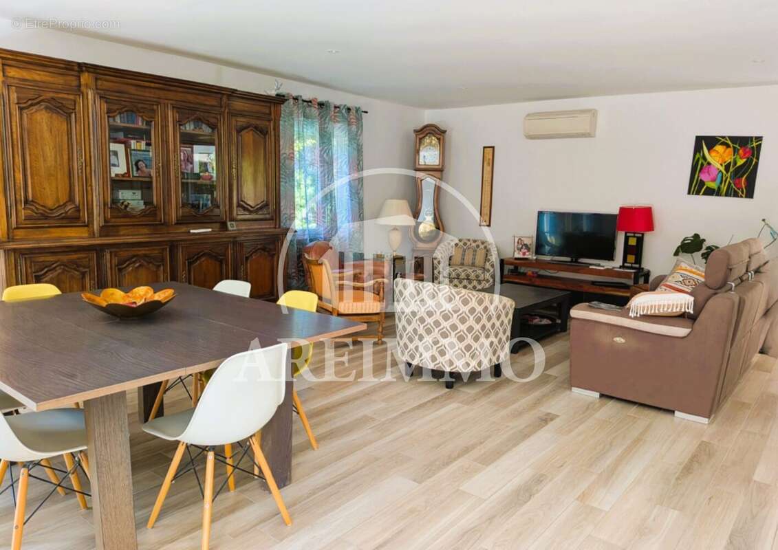 Maison 103 m² à Saint-Martin-De-Londres  - photo 2