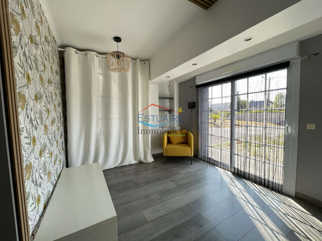 Maison 155 m² à Donges  - photo 7